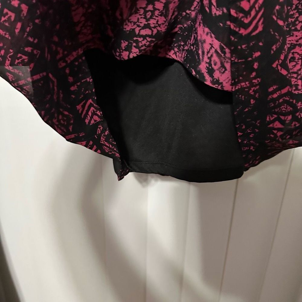 Eyeshadow pink/black adjustable strap flowy v-neck dress - Picture 4 of 8